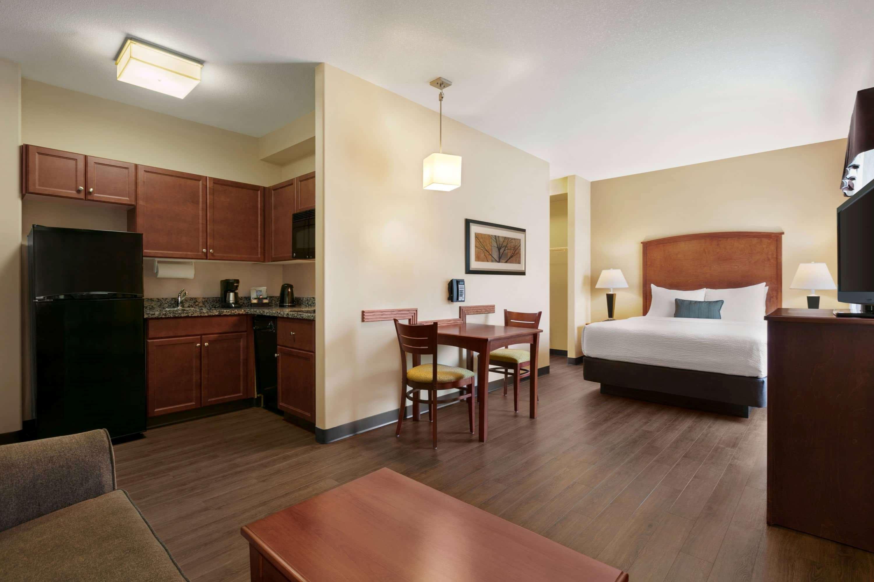 Days Inn & Suites By Wyndham Sherwood Park Edmonton Екстериор снимка