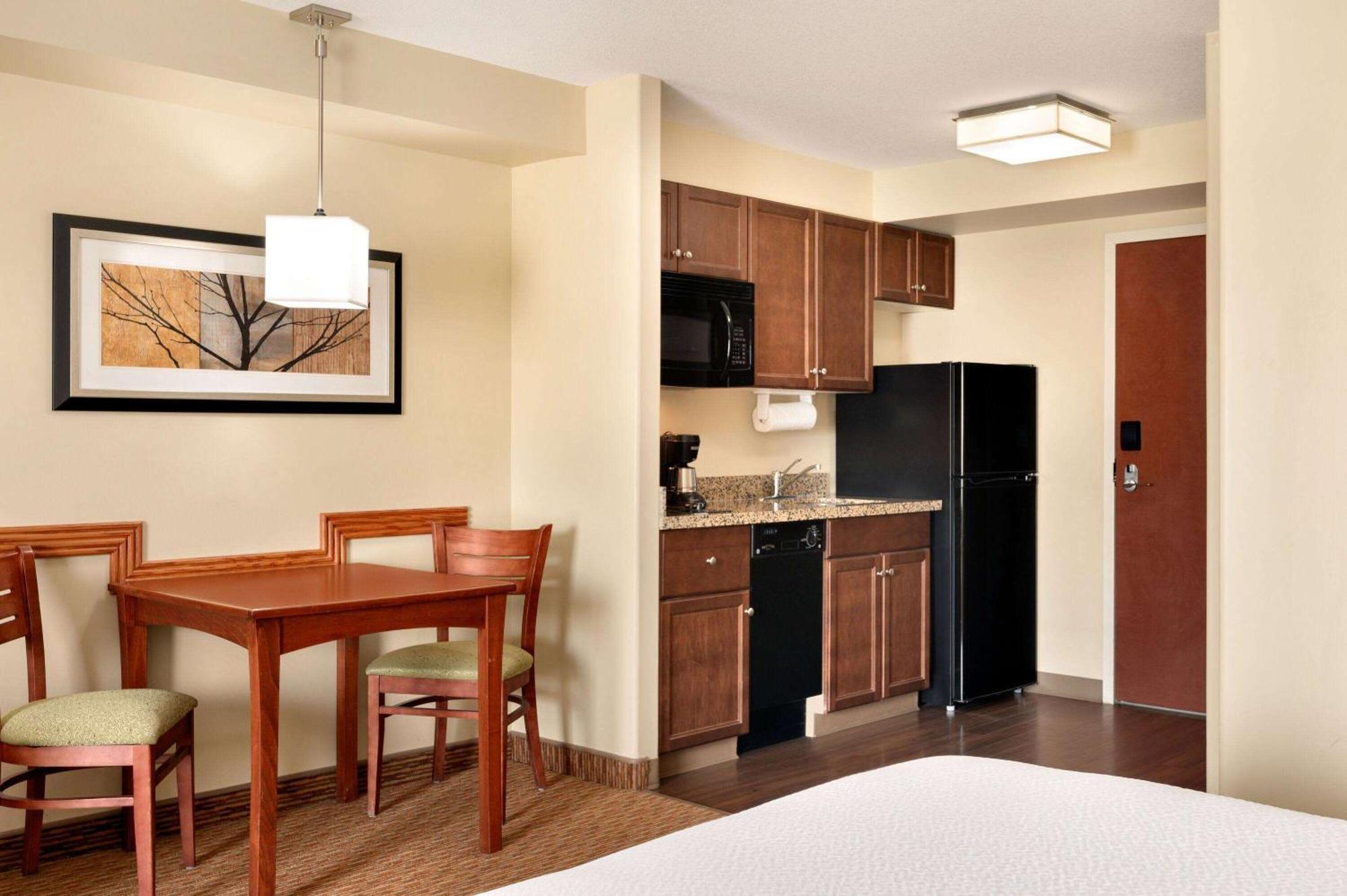 Days Inn & Suites By Wyndham Sherwood Park Edmonton Екстериор снимка
