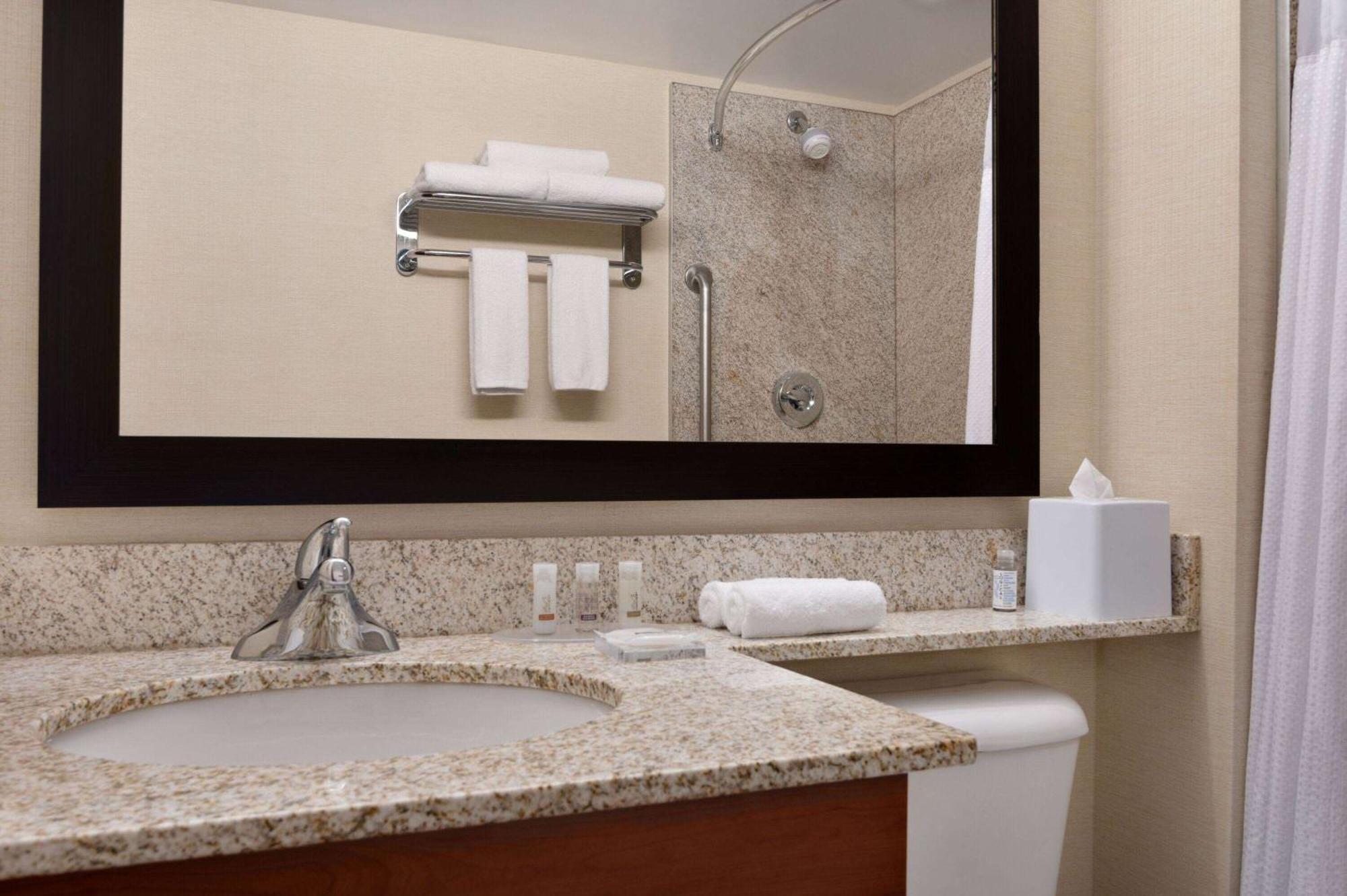 Days Inn & Suites By Wyndham Sherwood Park Edmonton Екстериор снимка