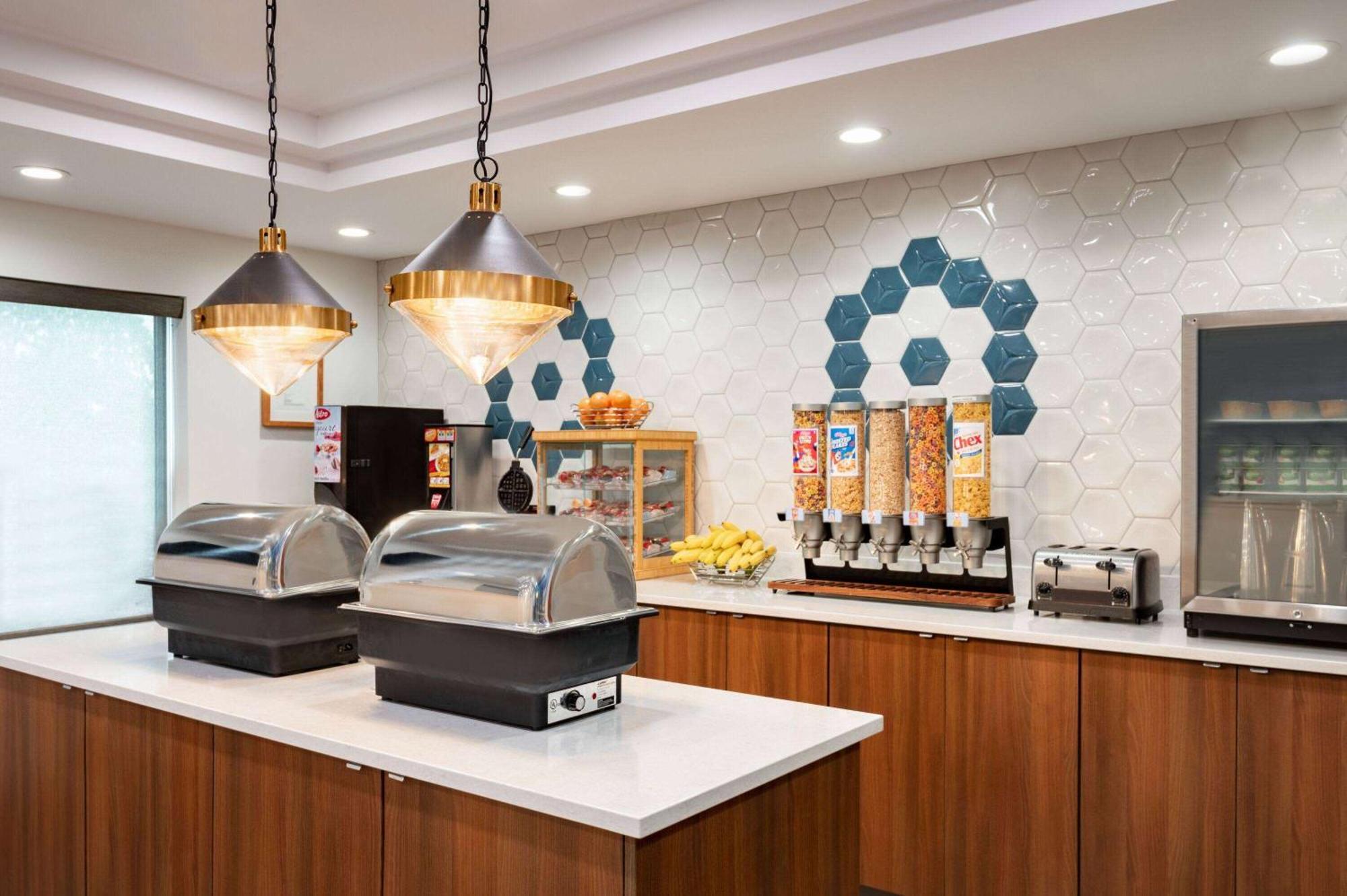 Days Inn & Suites By Wyndham Sherwood Park Edmonton Екстериор снимка